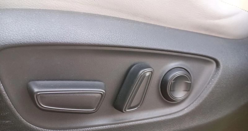 Toyota RAV4 cena 159900 przebieg: 74444, rok produkcji 2020 z Zaklików małe 352